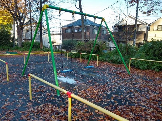 綱島台公園ぶらんこ