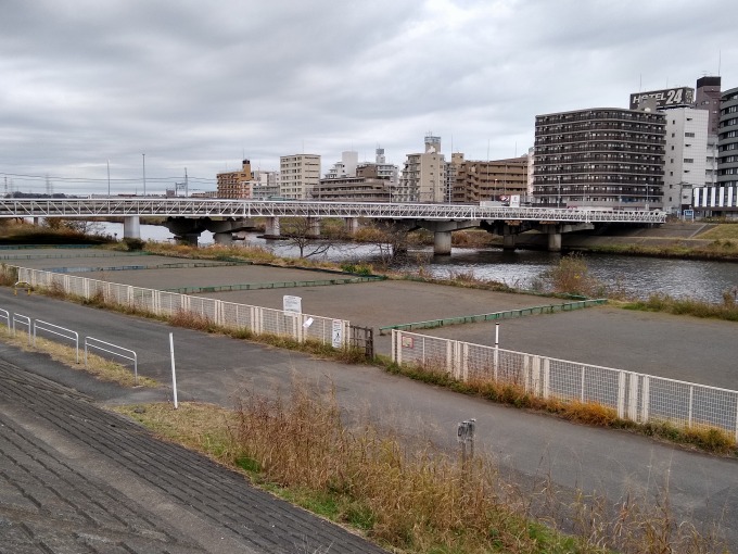 鶴見川樽町公園