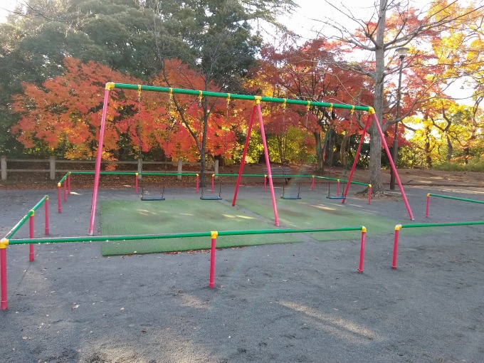 綱島公園遊具ブランコ