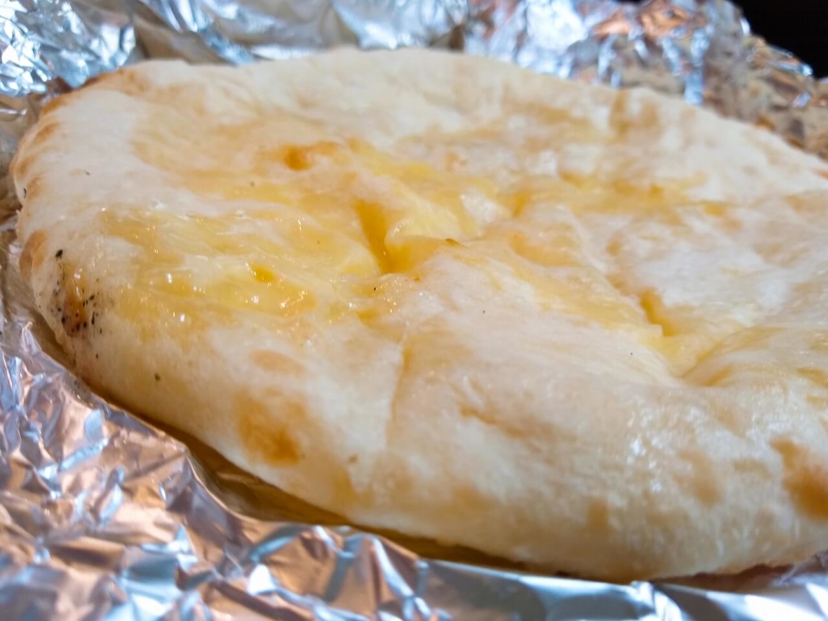 サガルマータのチーズナン