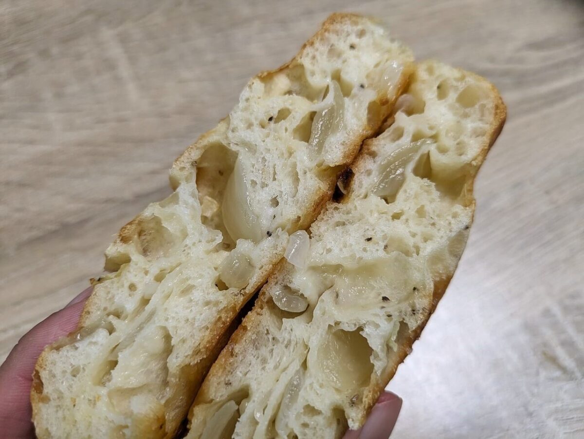 ドンク新綱島店限定玉ねぎのバターパン