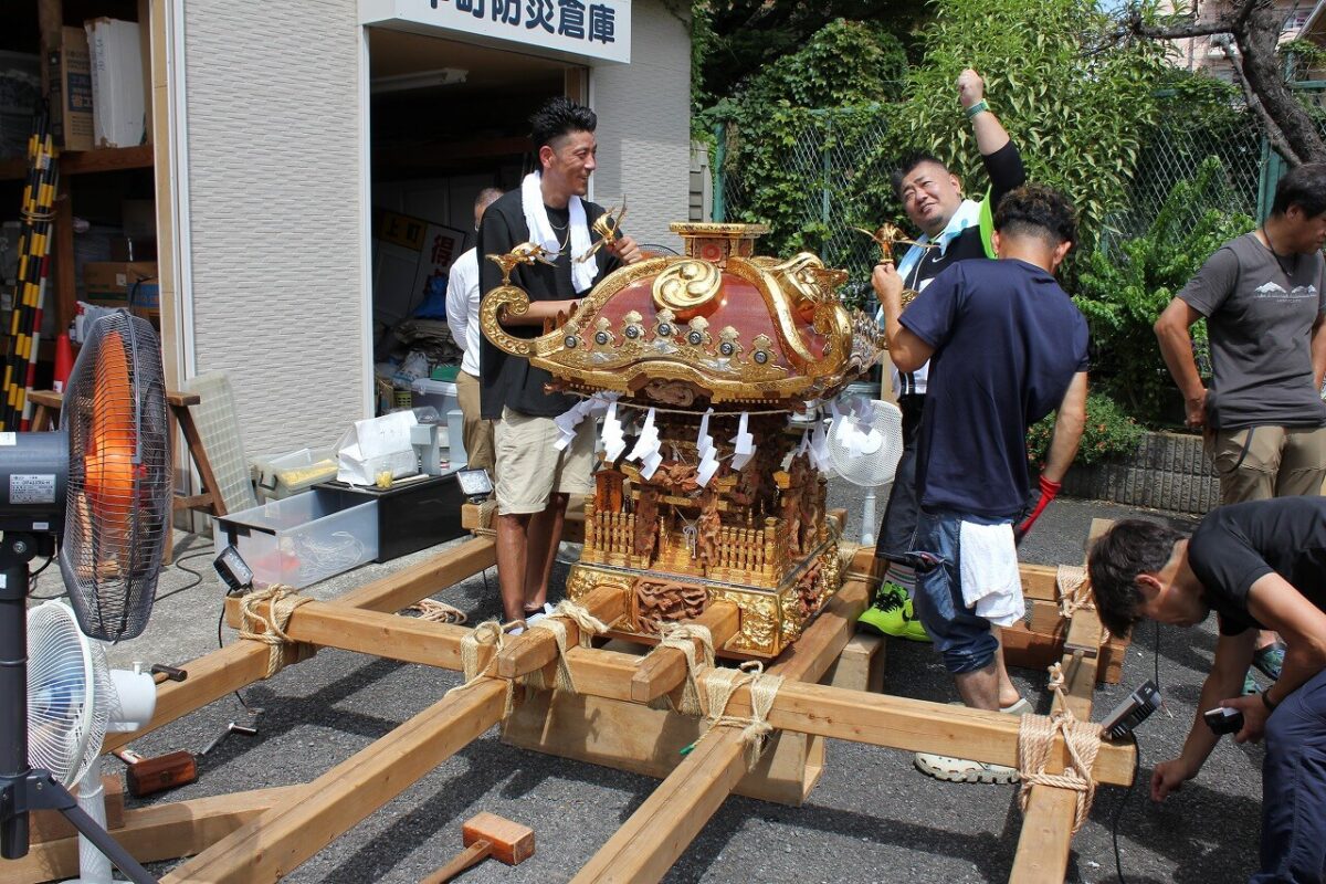 中町神輿準備