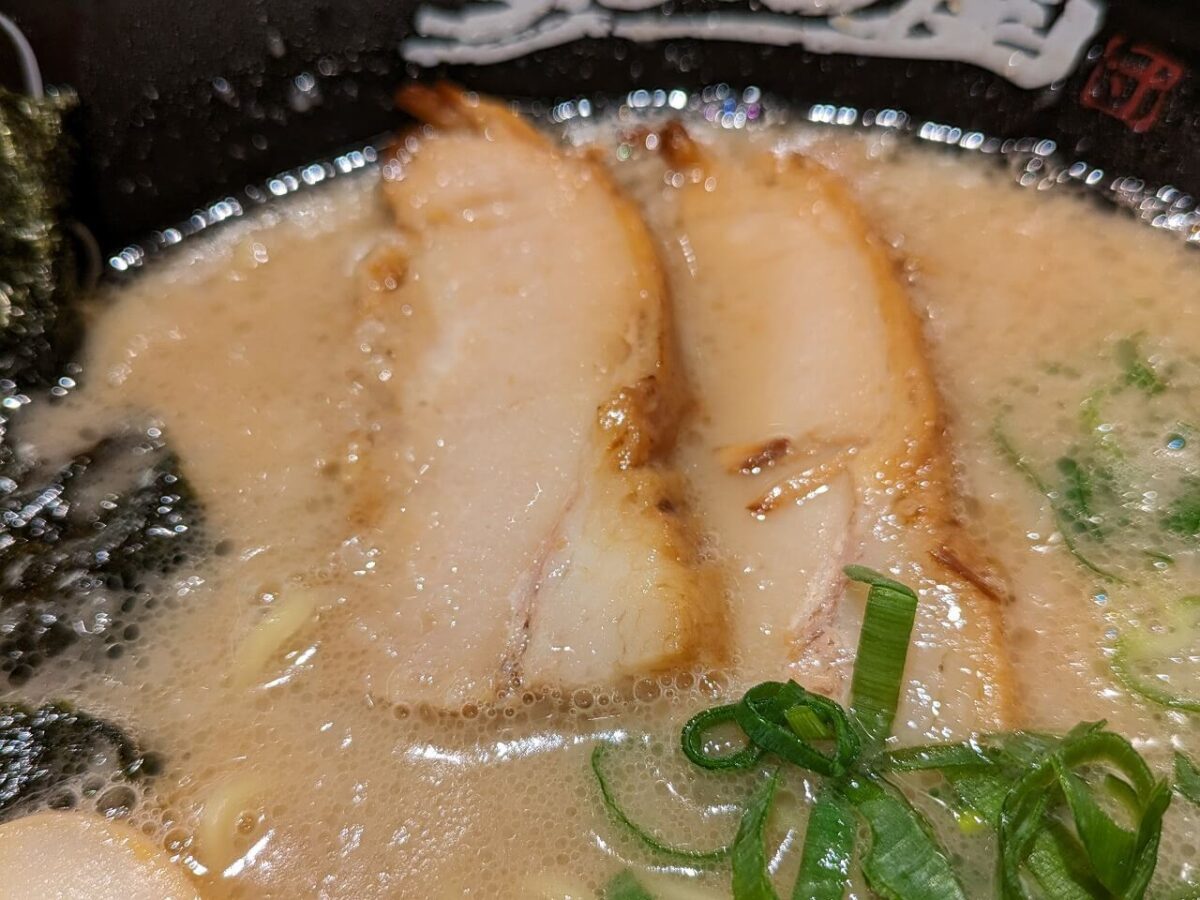 ずんどう屋綱島店味玉ラーメン（ちぢれ麺