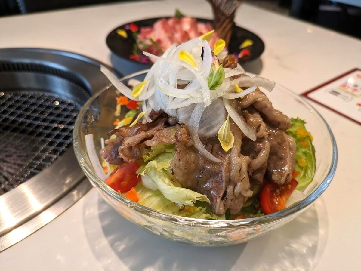 牛角綱島店限定ランチ（焼肉サラダボウル）