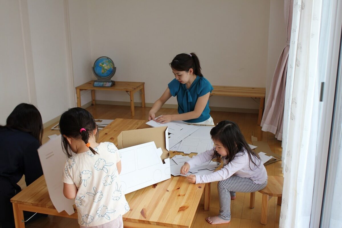 リトルモンテギフトスクール幼児クラス体験レッスン(こどもかいぎ)