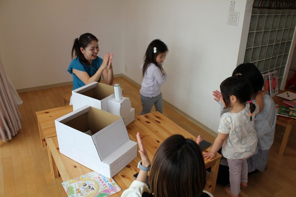 リトルモンテギフトスクール幼児クラス体験レッスン(こどもかいぎ)