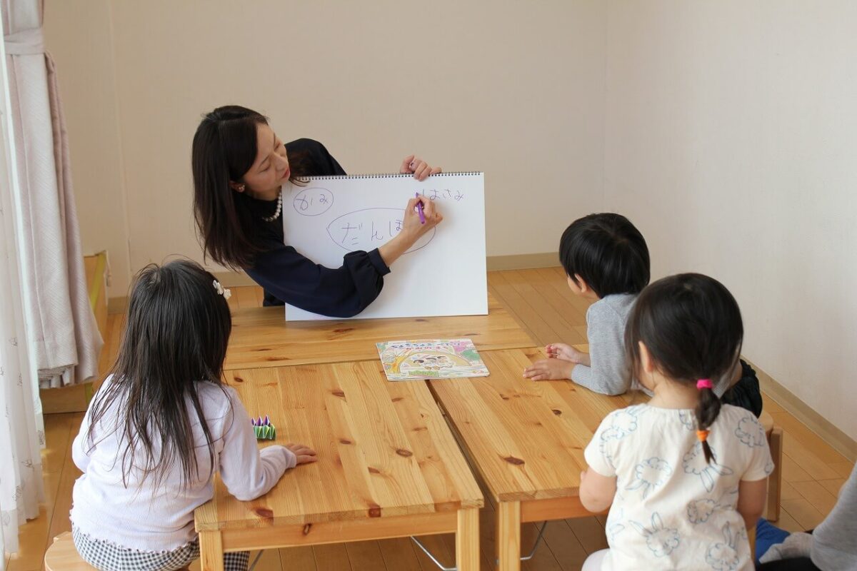 リトルモンテギフトスクール幼児クラス体験レッスン(こどもかいぎ)