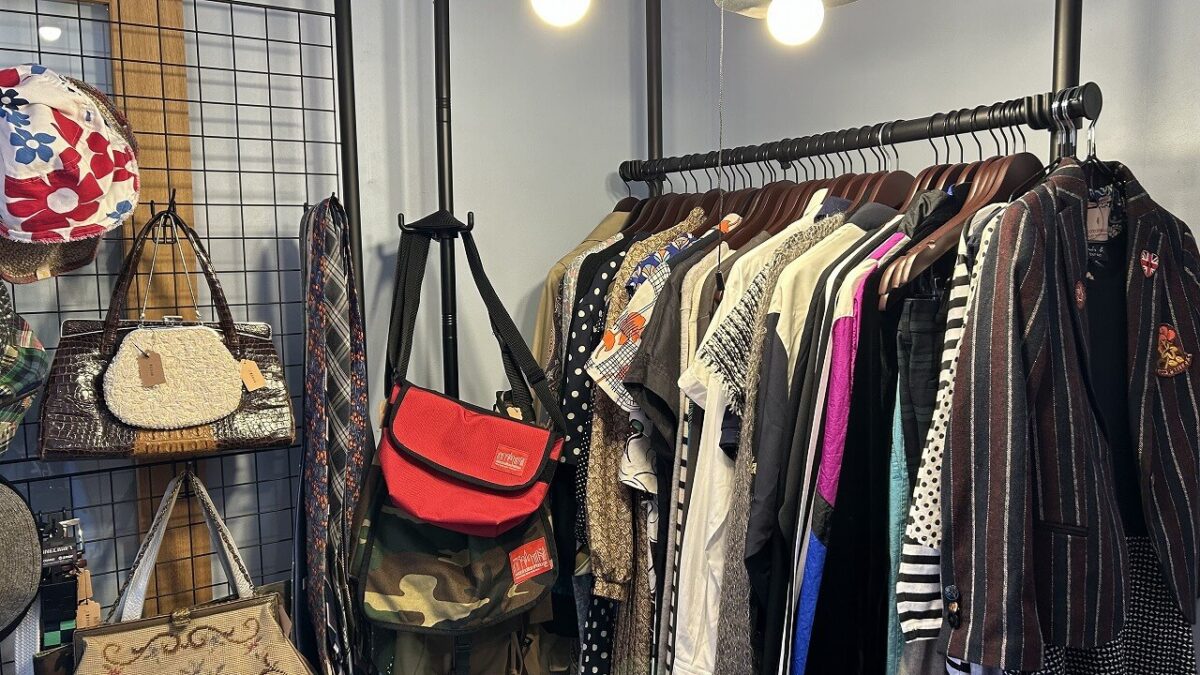 NINE ROVER古着屋店内