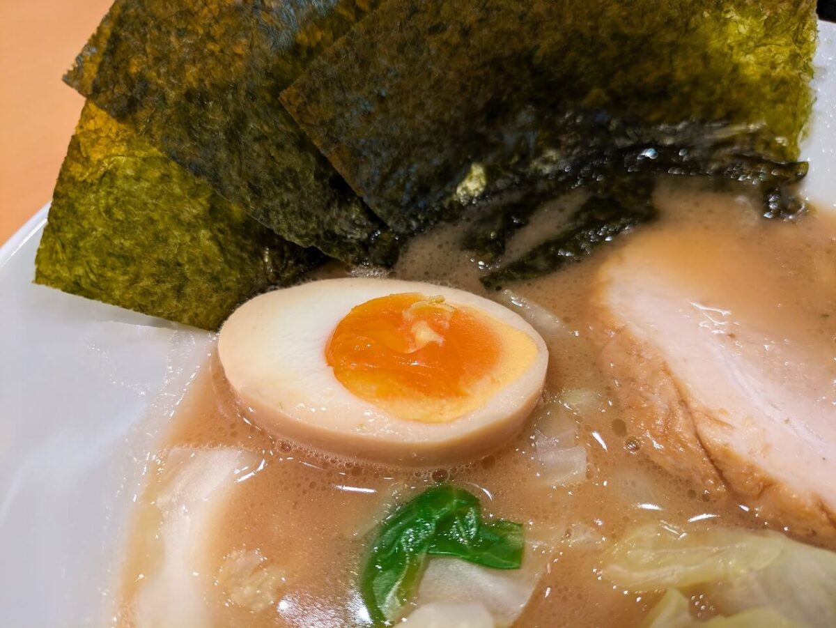 銀家綱島店のレディースラーメン