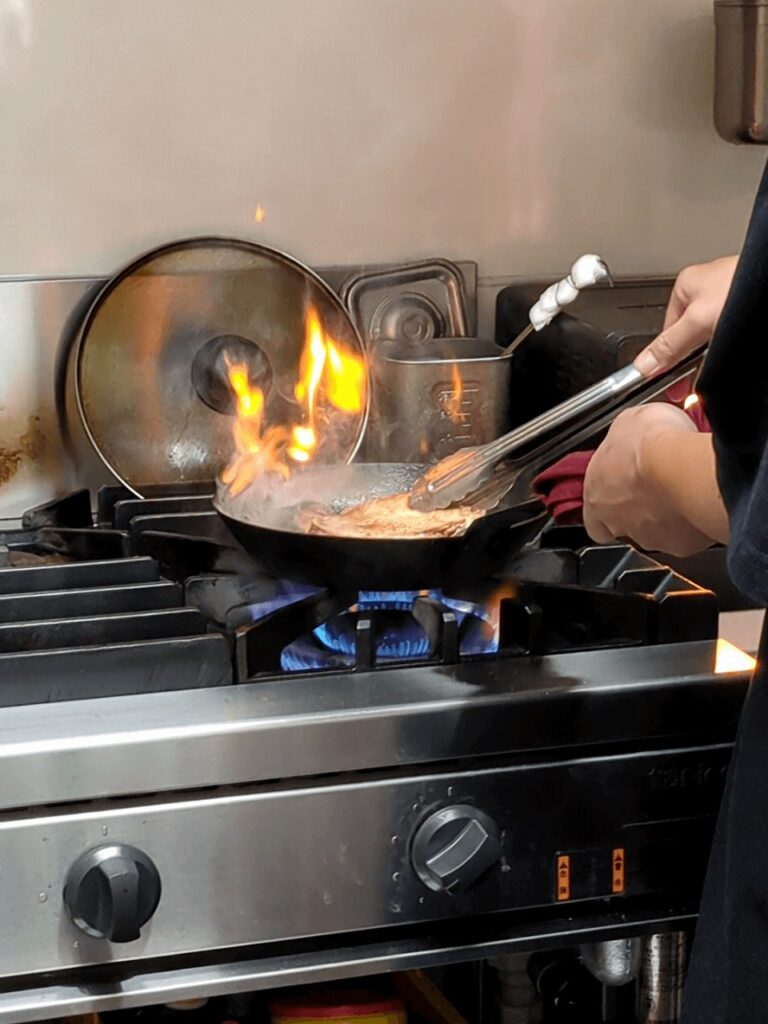 ステイブラー日吉ポークサンド作り方