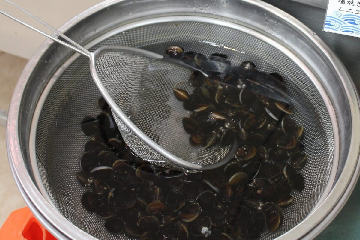 つなしまデポーリニューアル前店内の様子（鮮魚コーナー）