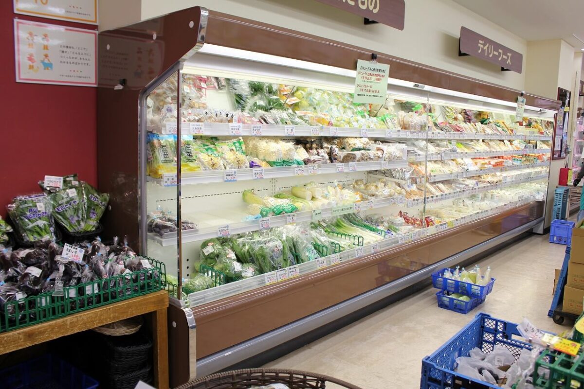 つなしまデポーリニューアル前店内の様子（野菜コーナー）