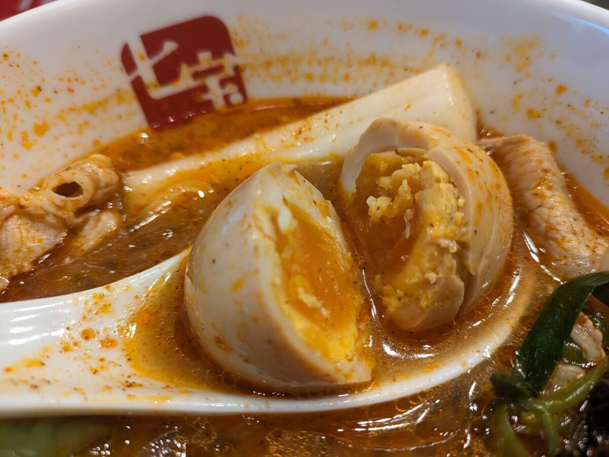 カスタム具材「味玉」(七宝麻辣湯綱島店)