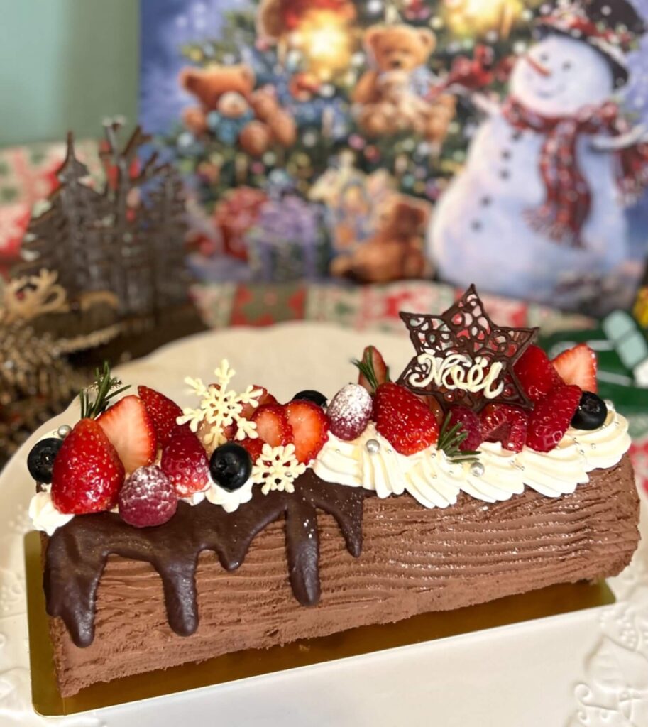 クリスマスケーキ2025コンディトライカラス(ビュッシュ・ド・ノエル)
