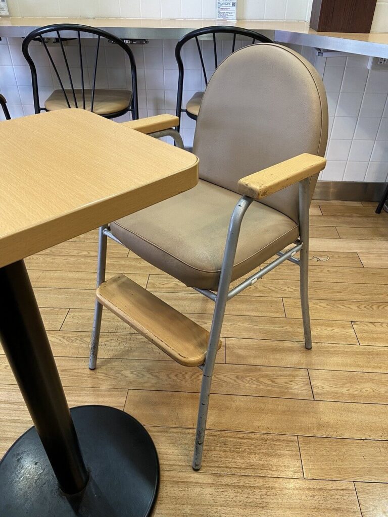 ウェンディーズ・ファーストキッチン日吉店キッズチェア