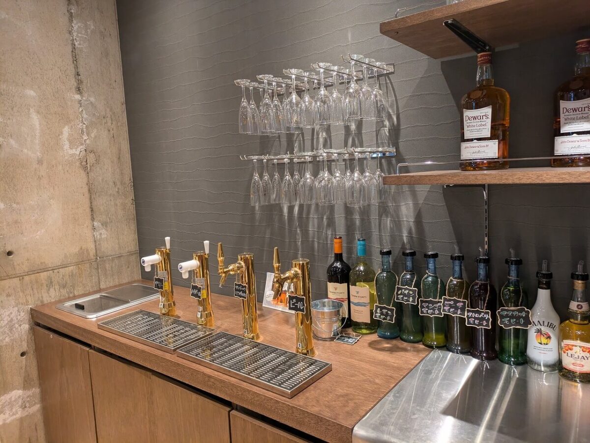 トラットリアトモシビ個室バーカウンター