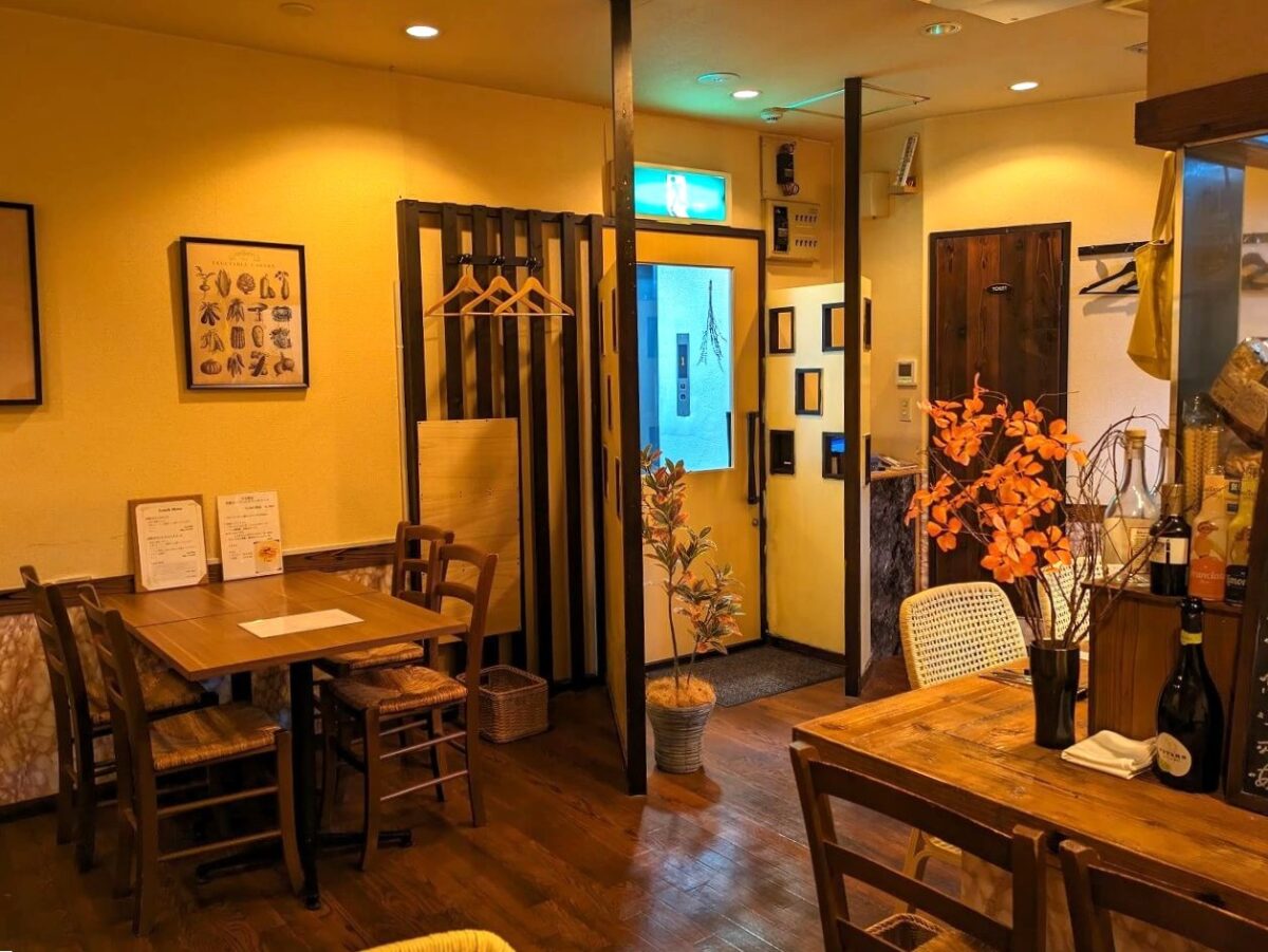 ピウアルト店内(席)