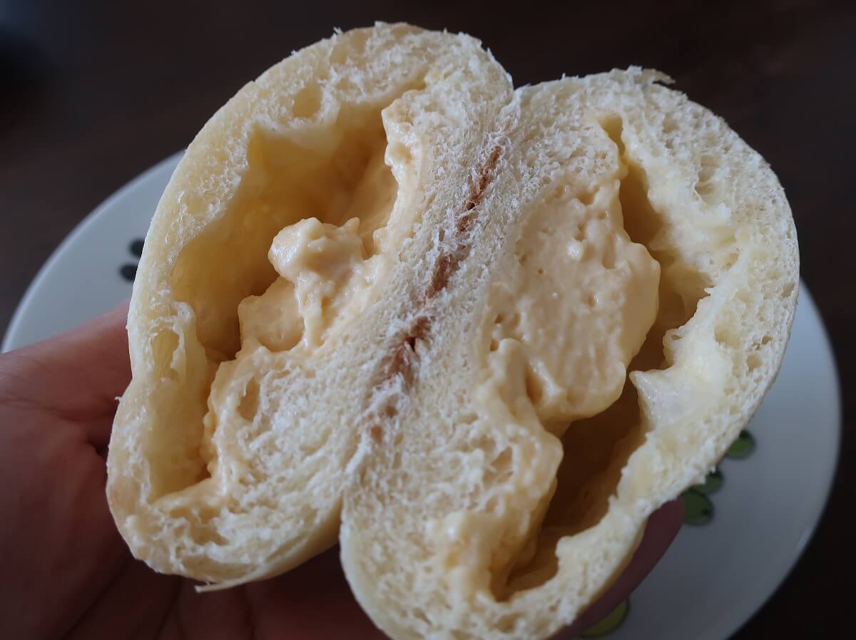 大倉山トースティーショップクリームパン